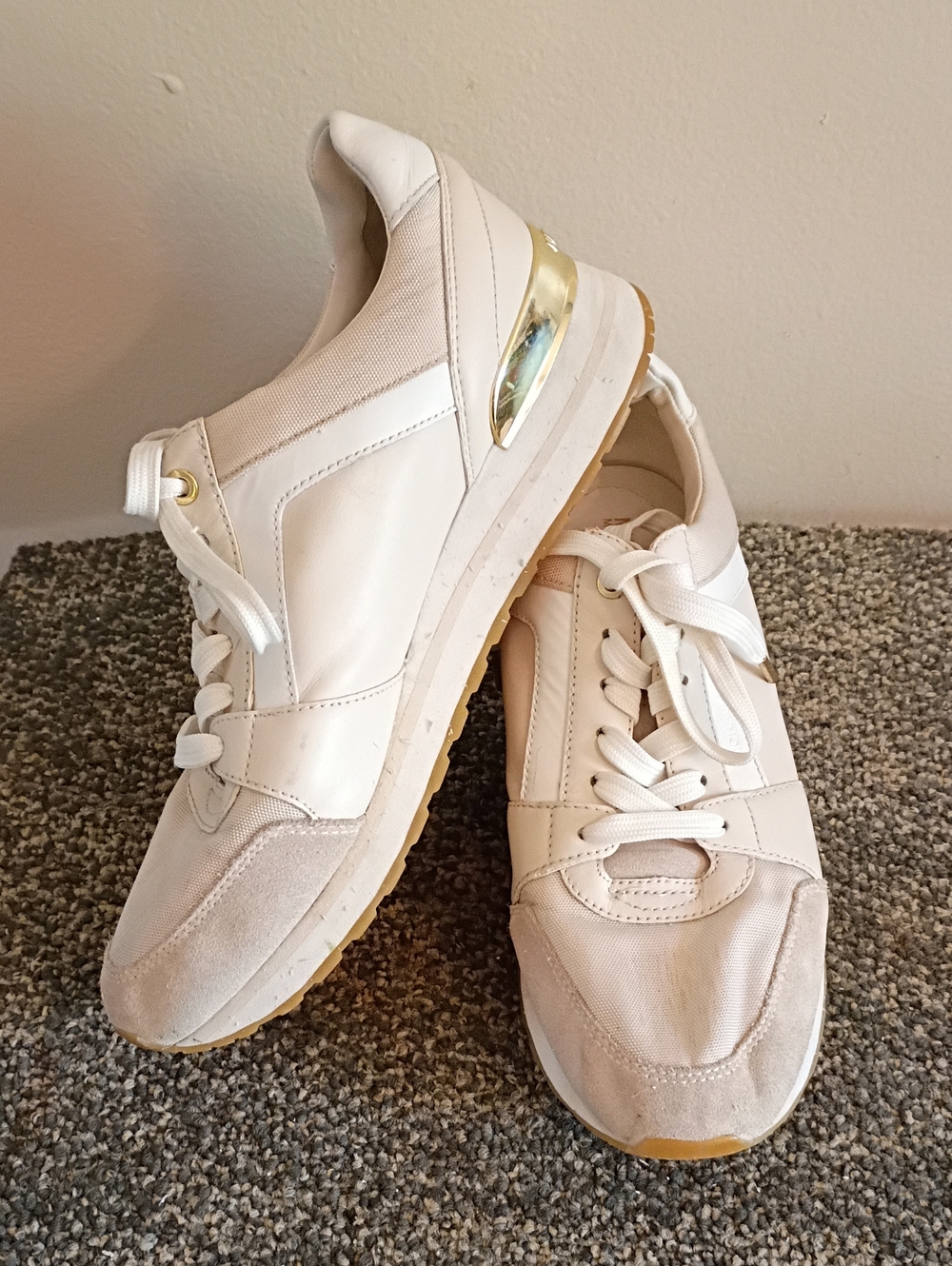 Michael Kors Women’s White Fashion Sneakers with Gold Accent Size 9